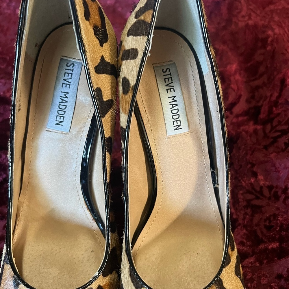 Steve Madden Leopard Print Pony Hair Platform Heels 9 - Picture 2 of 10